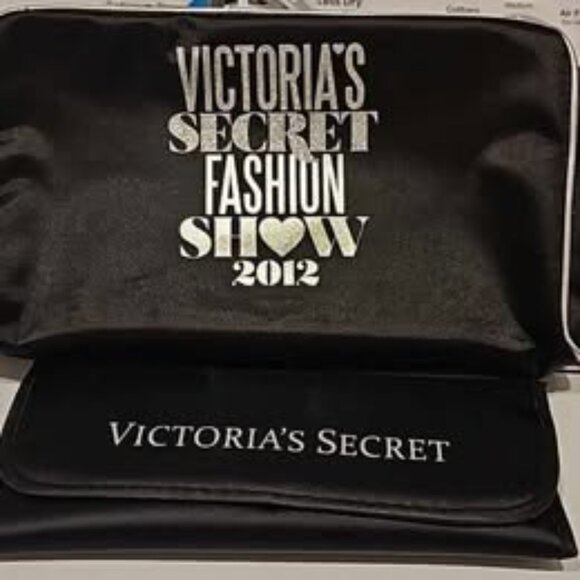 Never Used Victoria's Secret Fashion Show 2012 Makeup Bag & Cosmetic Brush Set. - Picture 1 of 3